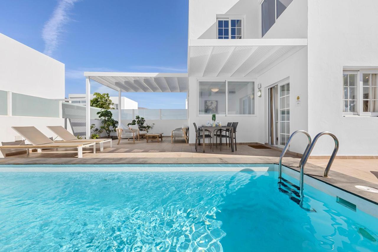 Villa Atlantica - Heated Pool In Playa Blanca Exterior photo