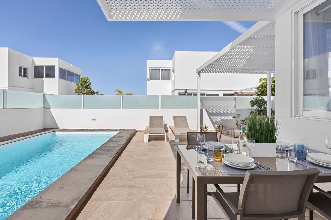 Villa Atlantica - Heated Pool In Playa Blanca Exterior photo