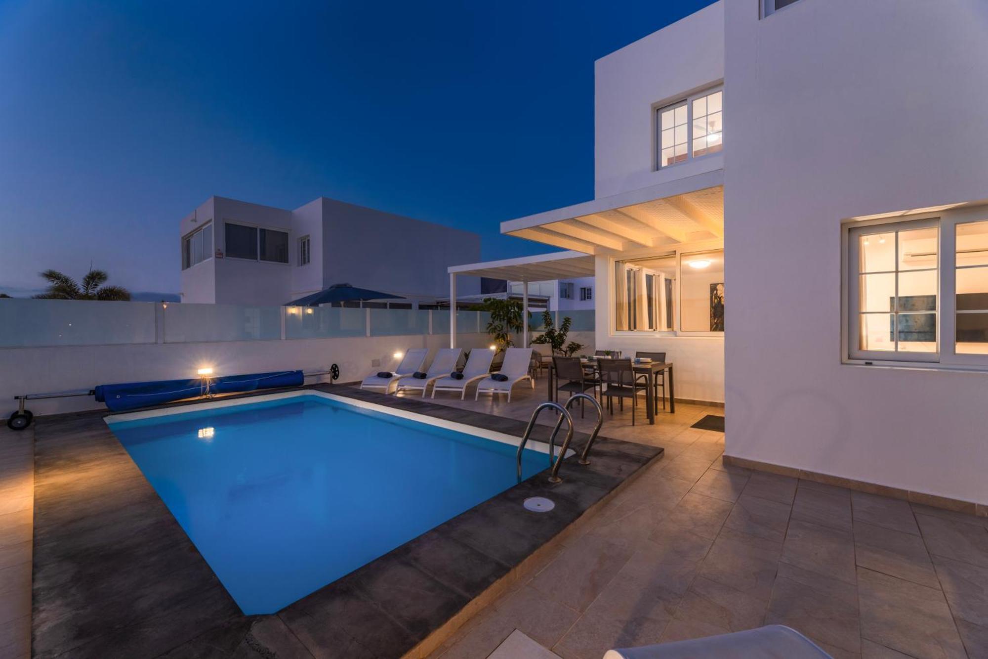 Villa Atlantica - Heated Pool In Playa Blanca Exterior photo