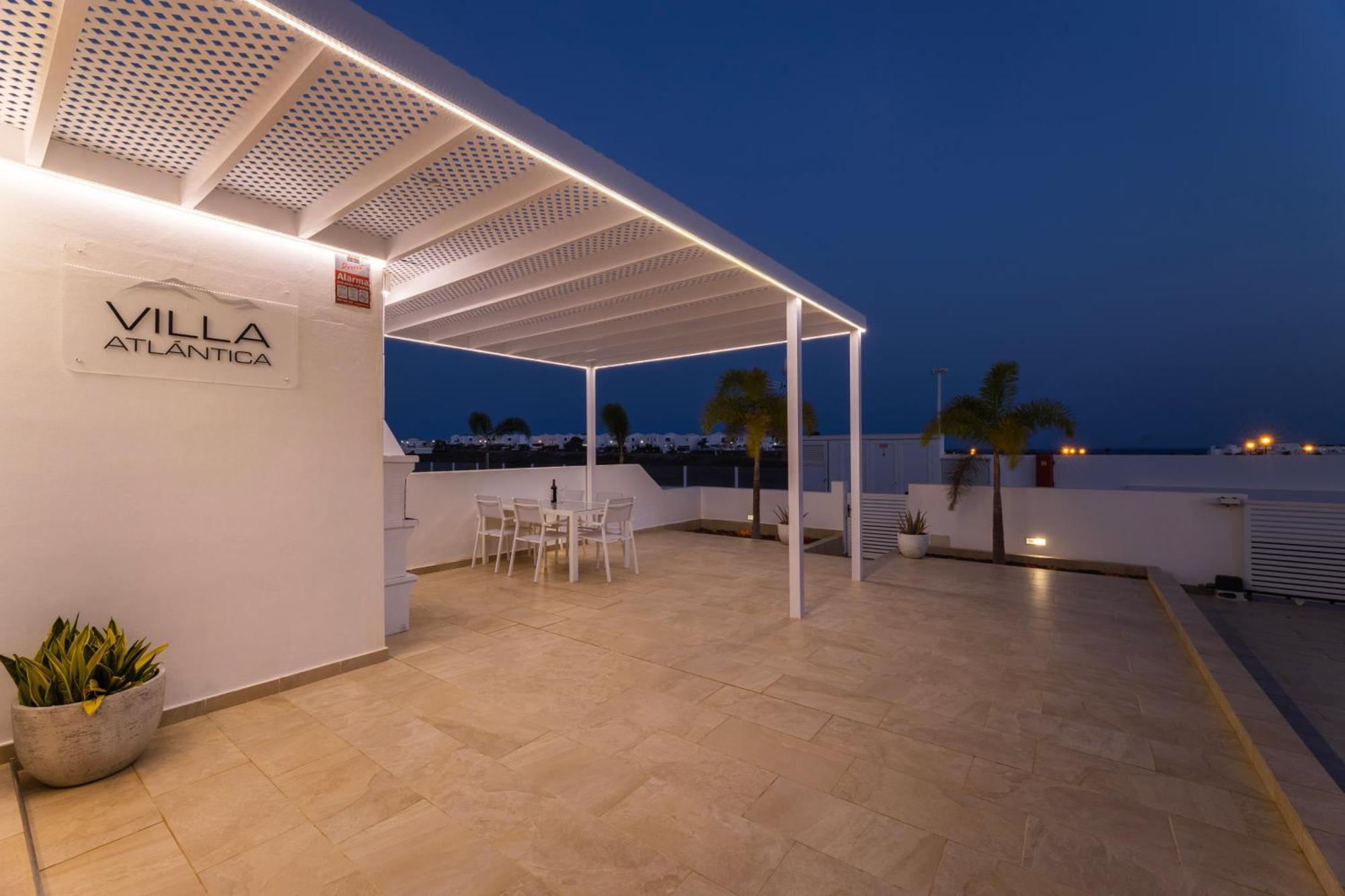 Villa Atlantica - Heated Pool In Playa Blanca Exterior photo