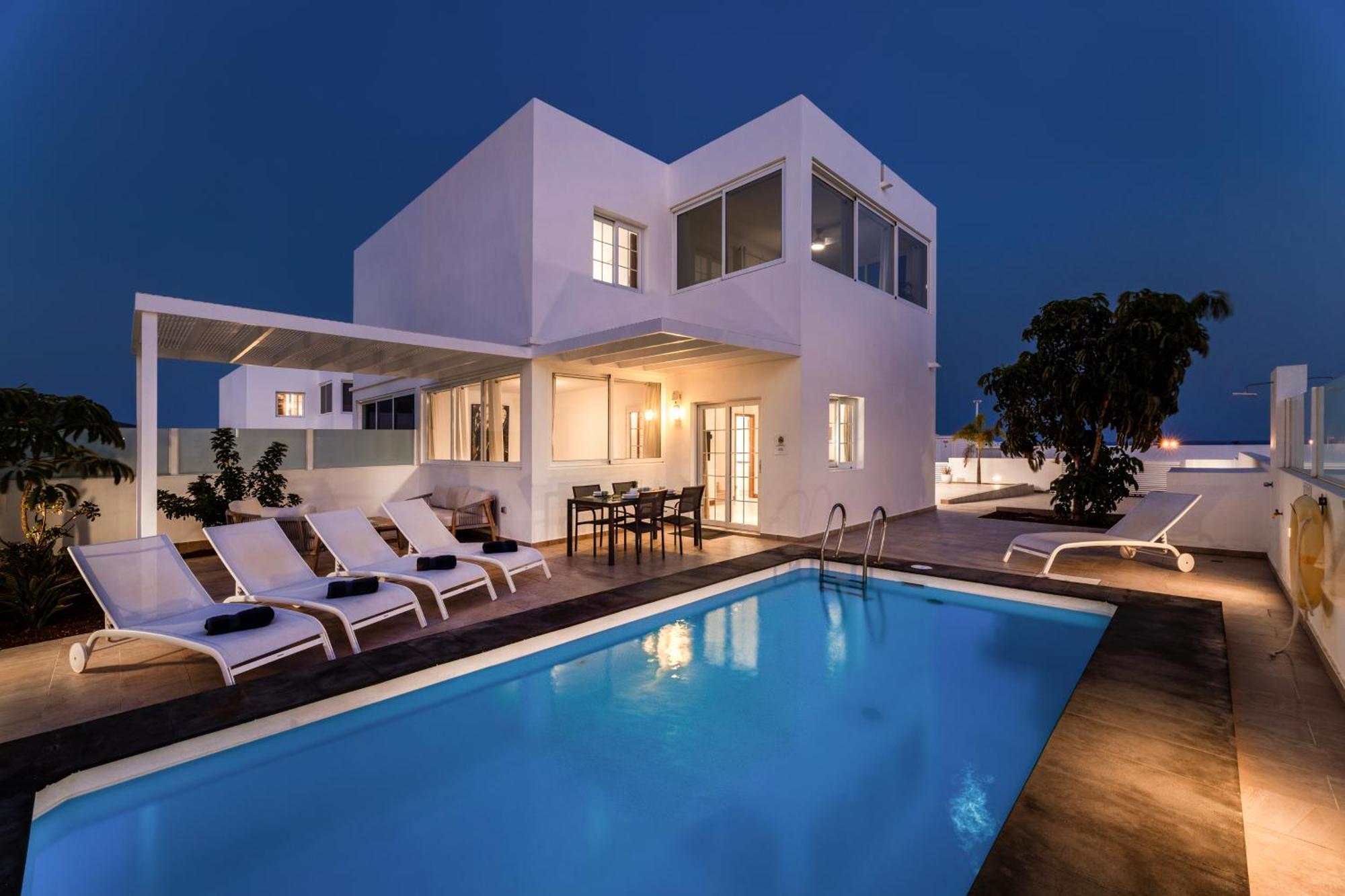 Villa Atlantica - Heated Pool In Playa Blanca Exterior photo