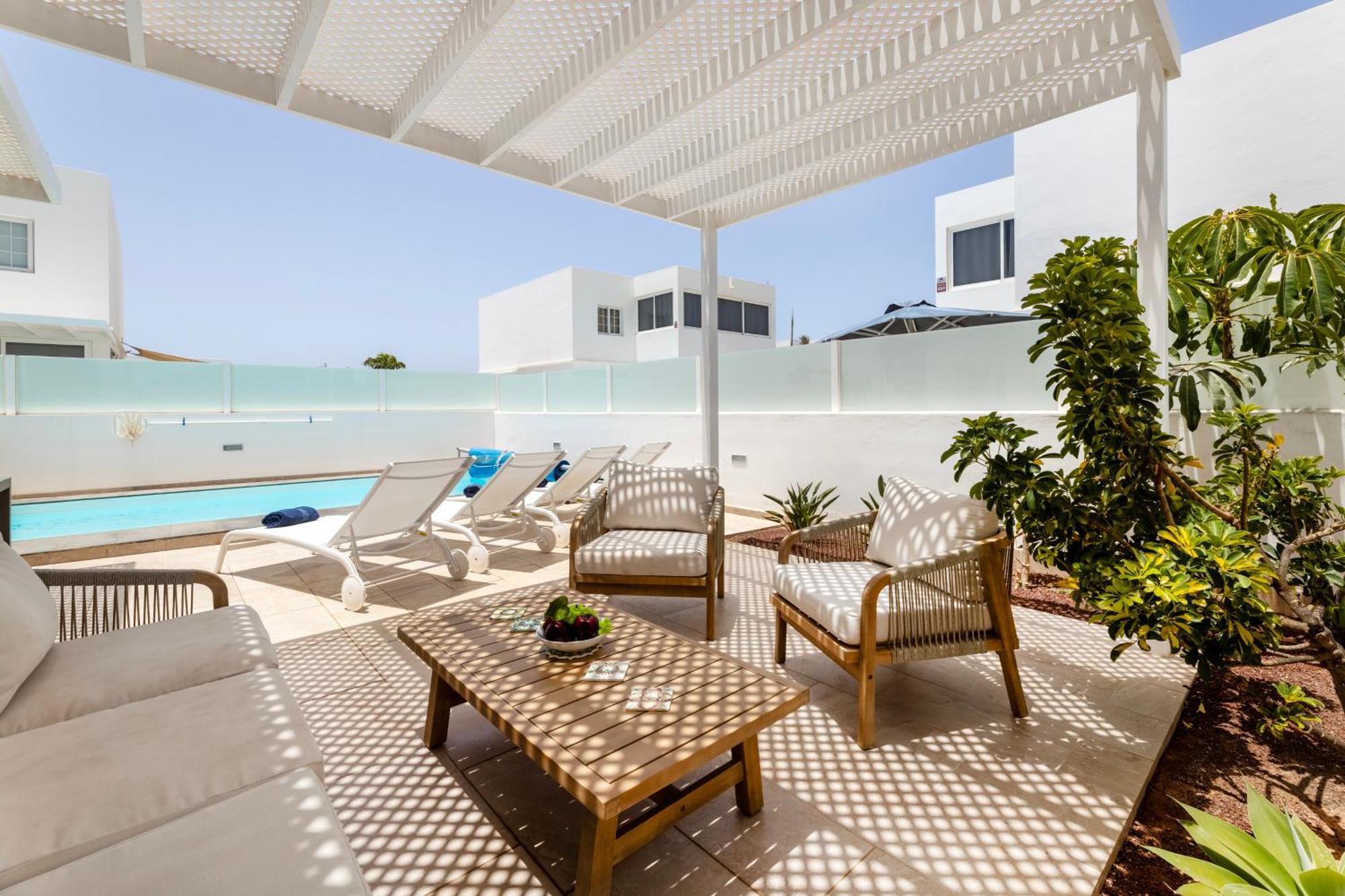 Villa Atlantica - Heated Pool In Playa Blanca Exterior photo