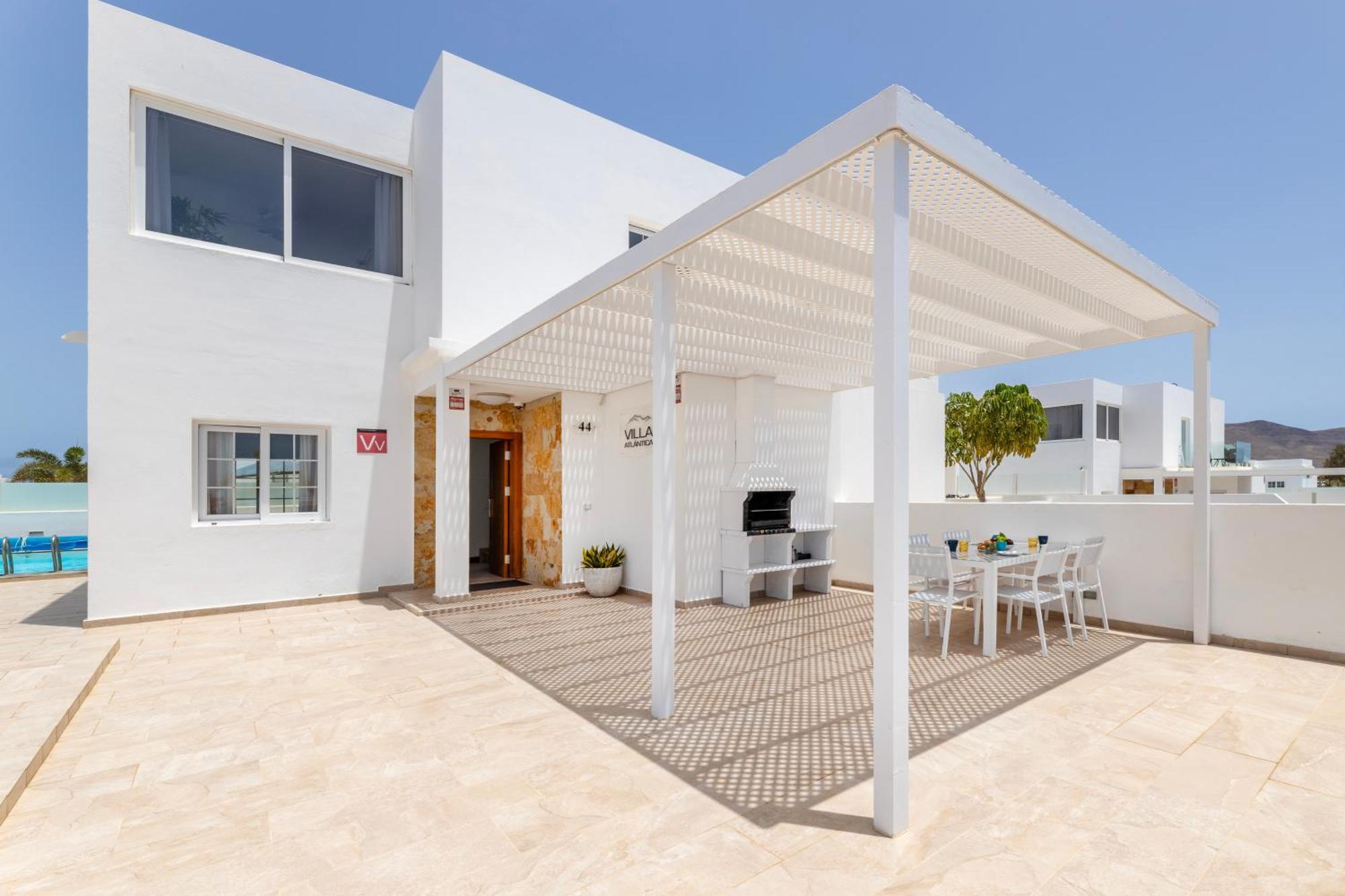 Villa Atlantica - Heated Pool In Playa Blanca Exterior photo