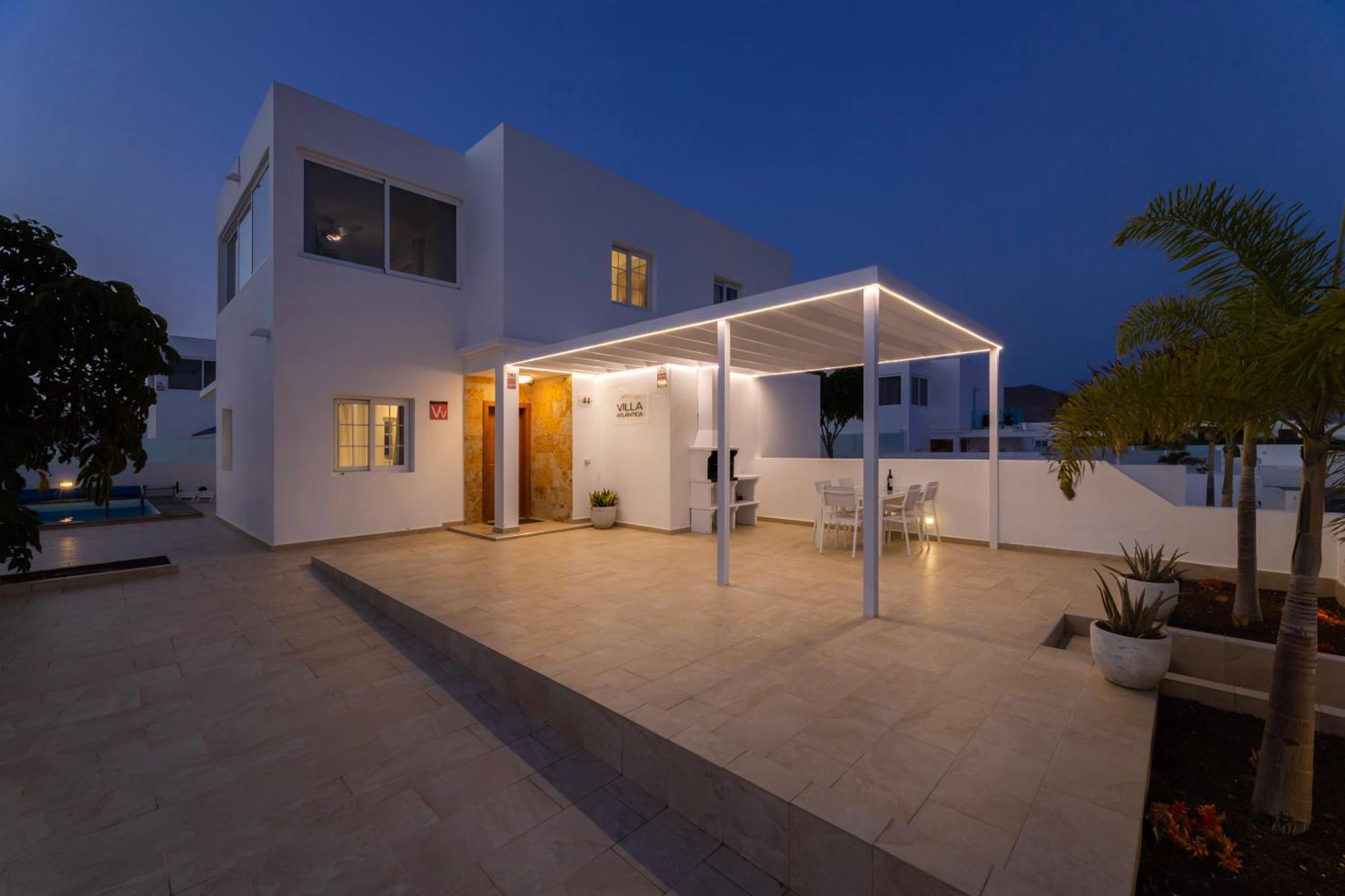 Villa Atlantica - Heated Pool In Playa Blanca Exterior photo