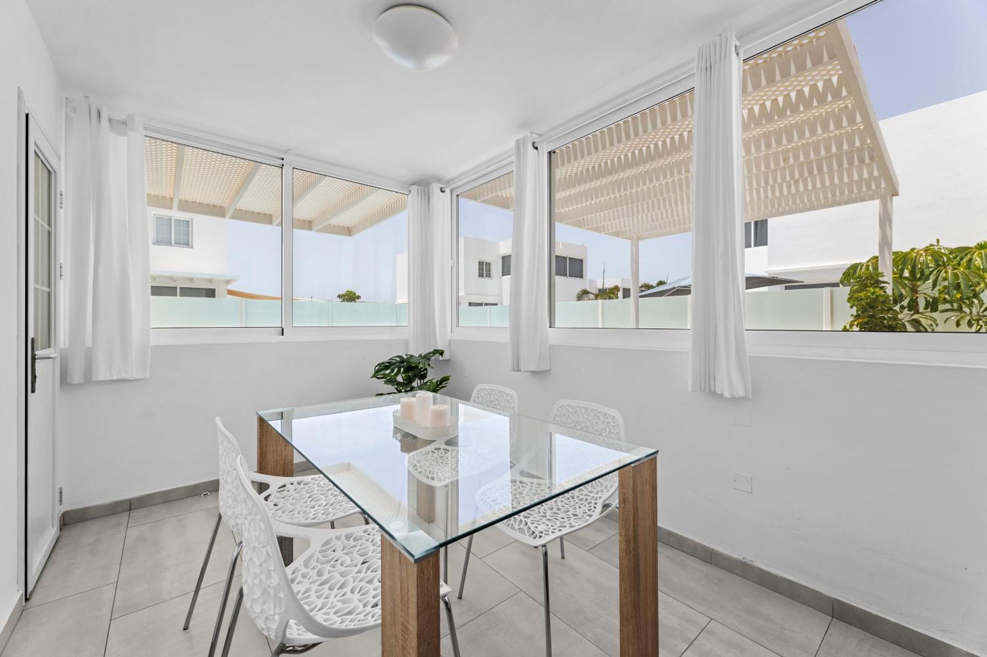 Villa Atlantica - Heated Pool In Playa Blanca Exterior photo