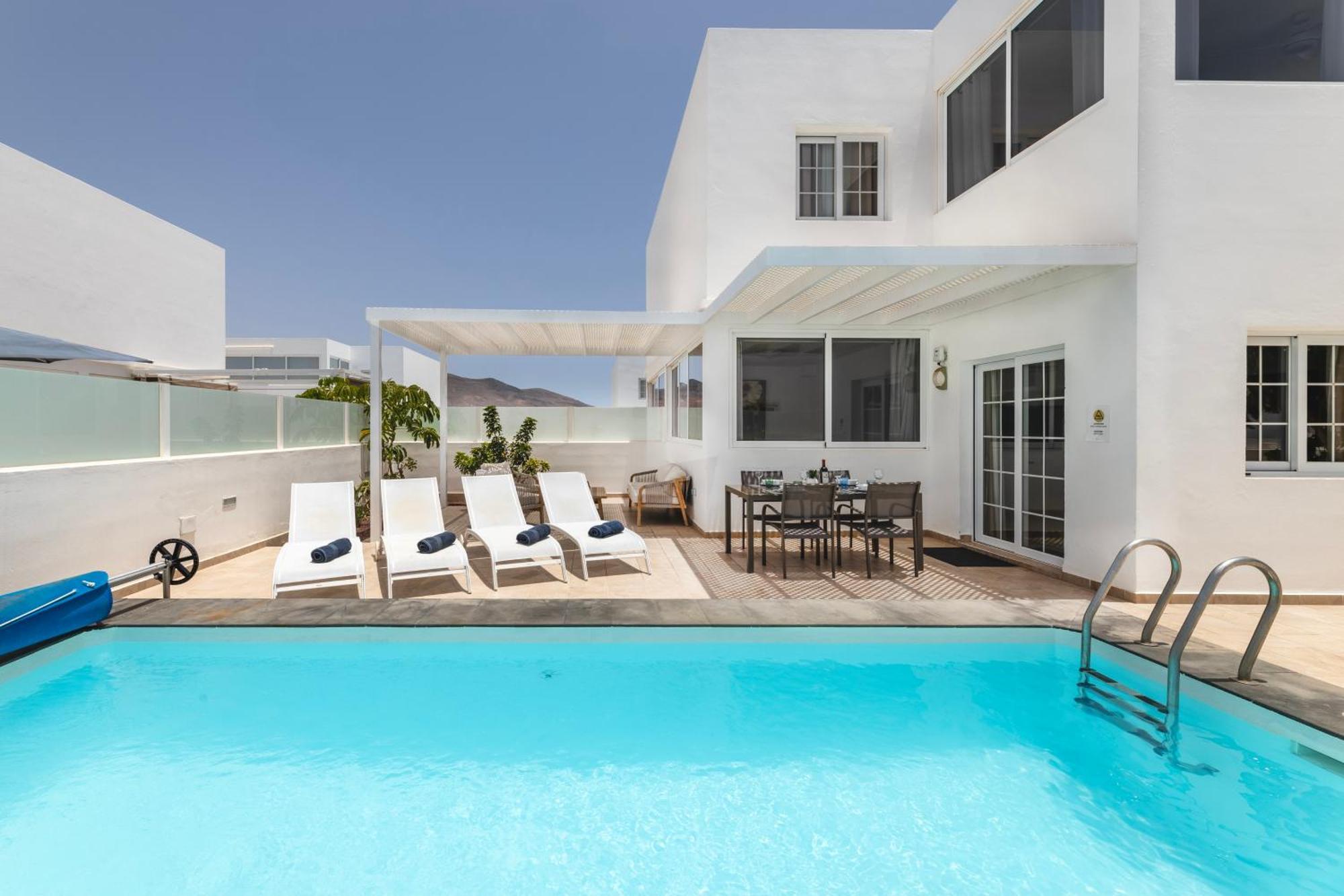 Villa Atlantica - Heated Pool In Playa Blanca Exterior photo