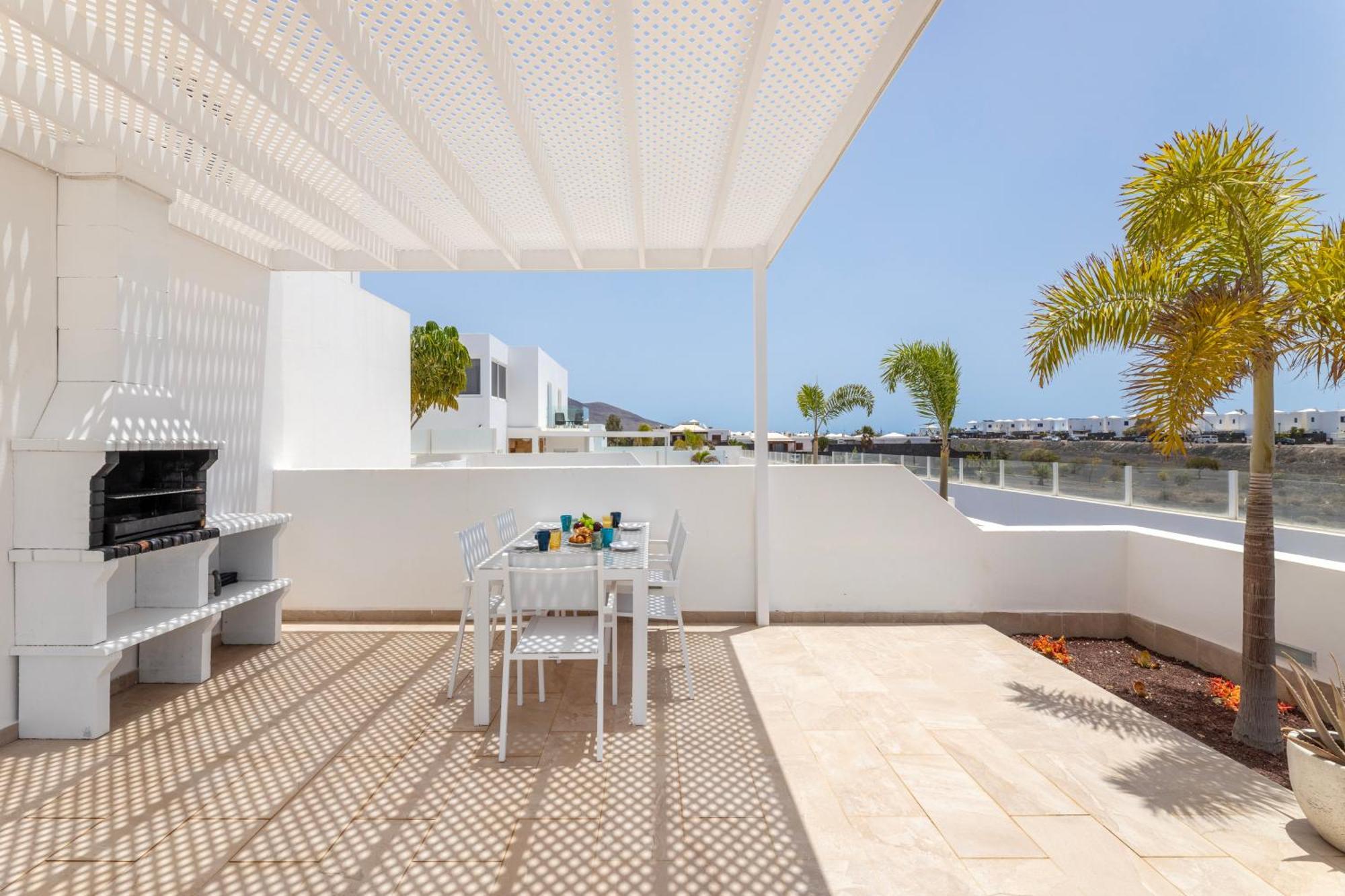 Villa Atlantica - Heated Pool In Playa Blanca Exterior photo