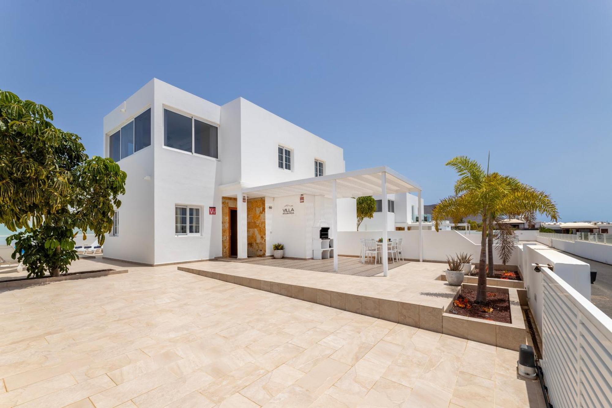 Villa Atlantica - Heated Pool In Playa Blanca Exterior photo